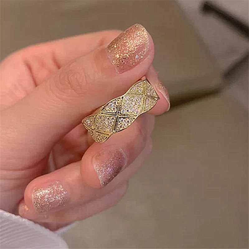 Ring Exquisite Wide Version Ring European Gourmet Ring
